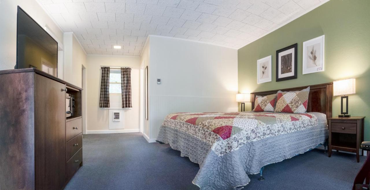 Acadia Pines Motel Бар Харбър Екстериор снимка