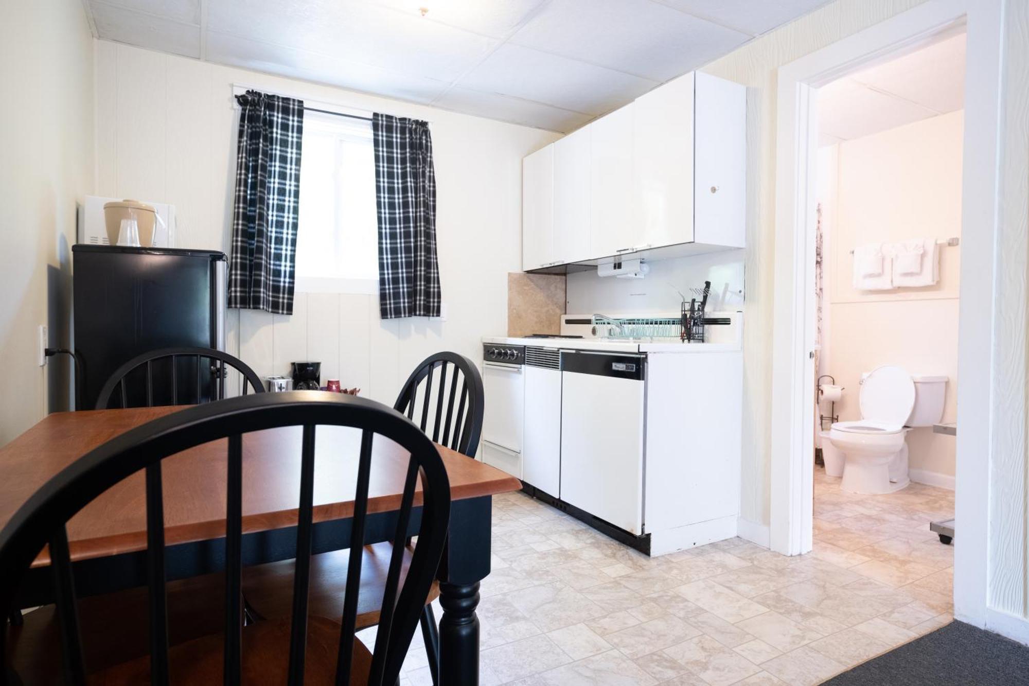 Acadia Pines Motel Бар Харбър Екстериор снимка